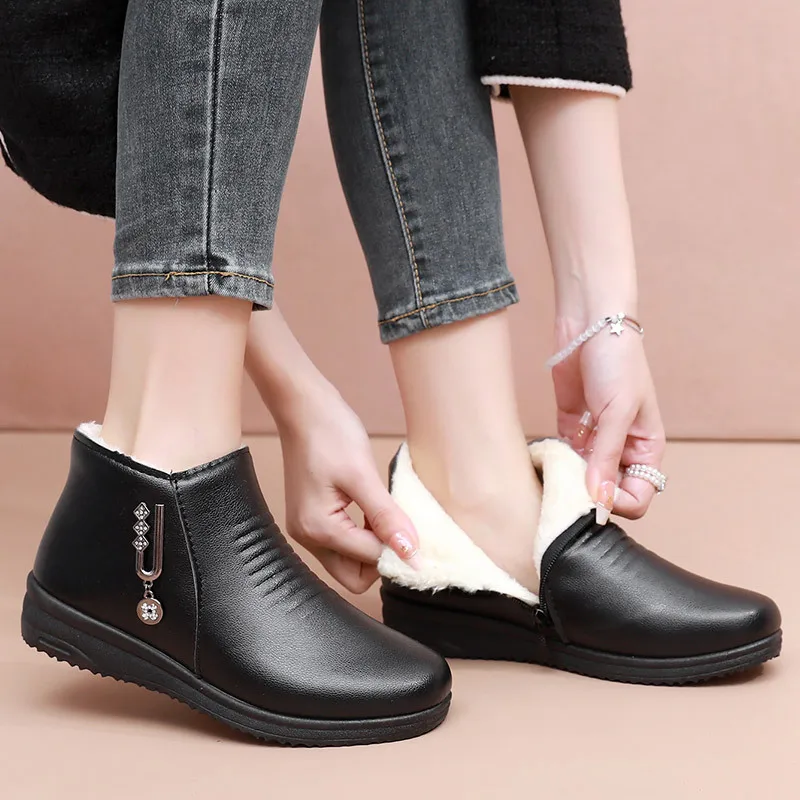 Winter Mom Cotton Boots 2023 New Arrival Ladies Warm Plush Shoes Short Boots Women Cozy Velvet Shoes Black Women\'s Ankle Boots