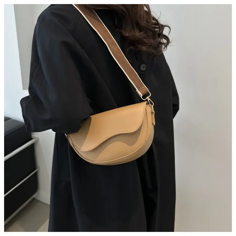 

B Textured Crossbody Bag Women New Popular Retro Messenger Fashion Female Shoulder Bag Small Square Luxury Brand Shoulder Bag