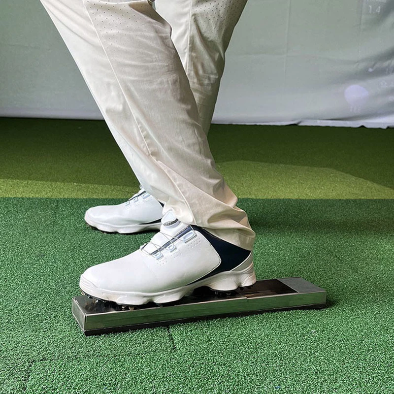 ポータブルゴルフスイング姿勢補助ペダル取り外し可能なゴルフスイング脚重力ペダルスイング補正トレーナーゴルフアクセサリー