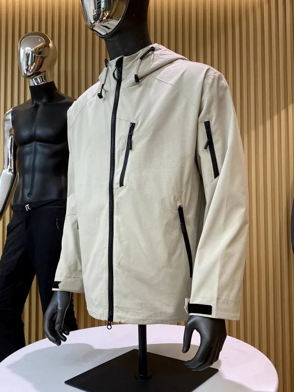 High-End Fluorbestendige Stof Outdoor Sport Heren Jaet Met Hoed 3D Maatwerk Stand Versie Lange Sve Jeugd Sle