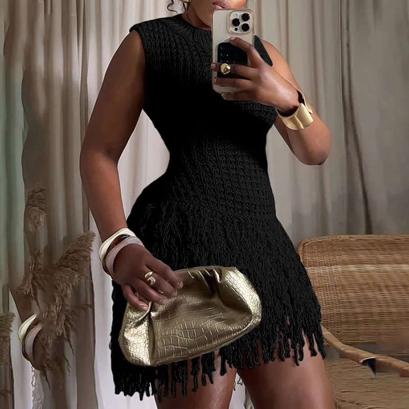 2025 lavorato a maglia ritagliato nappa senza spalline maniche corte nero bianco sottile elegante abito cucito temperamento moda abiti da donna