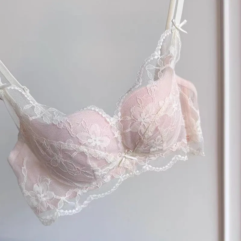 The Victoire Lace Bra