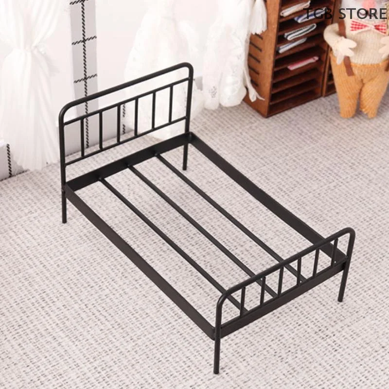

1Pcs Miniature Iron Doll Bed Model Mini Doll Bed Furniture 1:12 Dollhouse Simulation Bedroom DIY Accessories Toys
