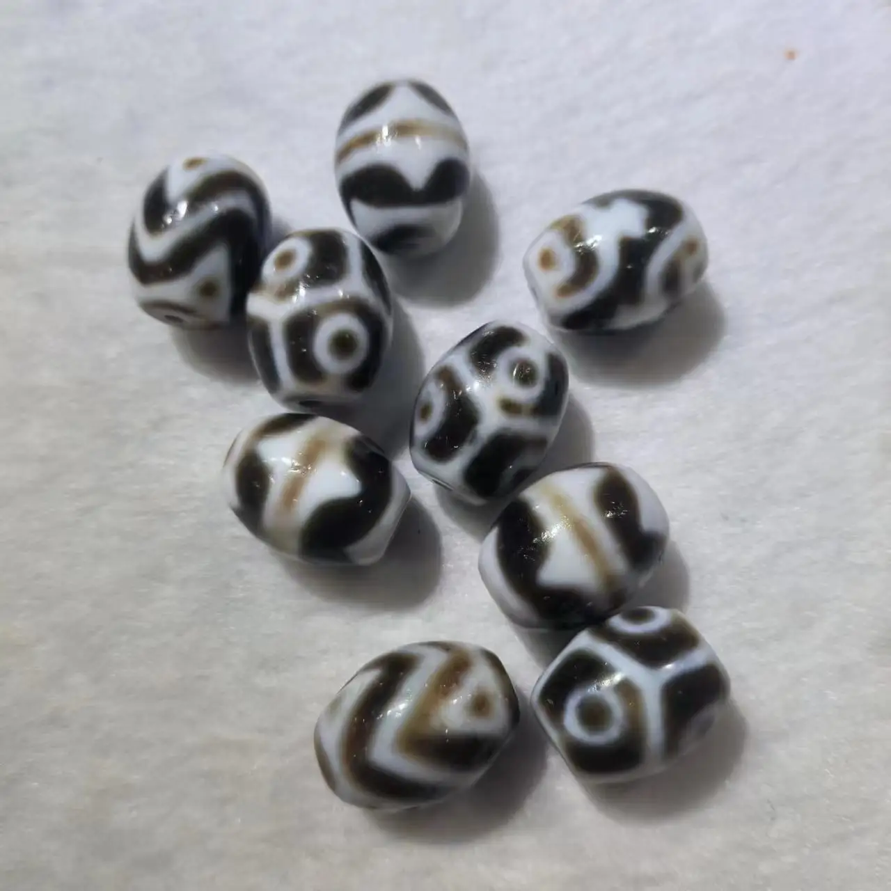 1pcs/lot Natural multi-pattern old agate dzi Weathering lines Accessories jewelry rare amulet archaic Ethnic style Handmade bead