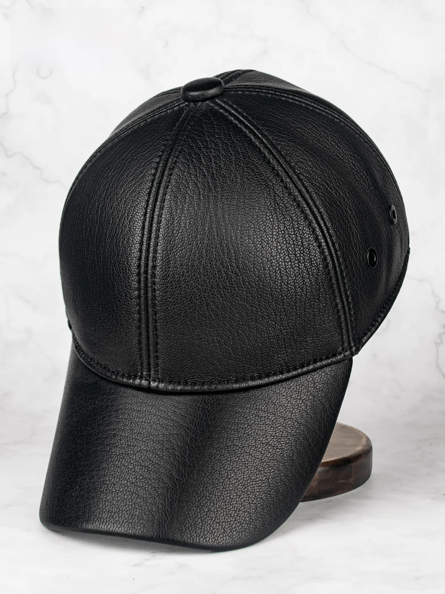 chapeau-en-cuir-veritable-guangdi-modele-printemps-automne-hiver-pour-hommes-et-femmes-casquette-a-visiere-courte-casquette-de-baseball-chaude-ideale-pour-les-personnes-d’age-moyen-et-les-personnes-agees