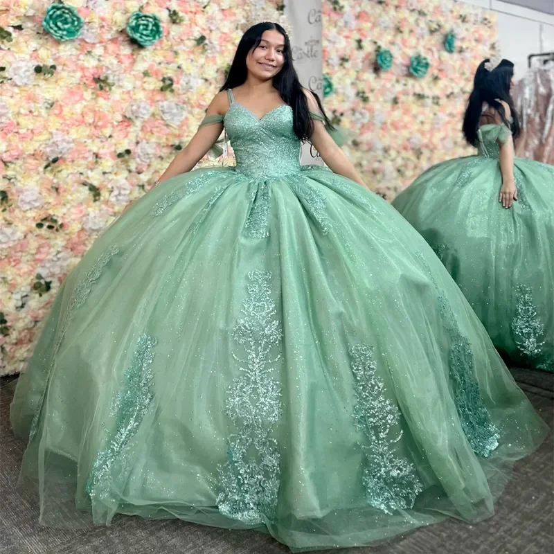 

Hot Sales Sage Green Princess Quinceanera Dresses Celebrity Party Gowns Beaded Appliques Lace Tulle Ball Gown Vestido 15 De Anos