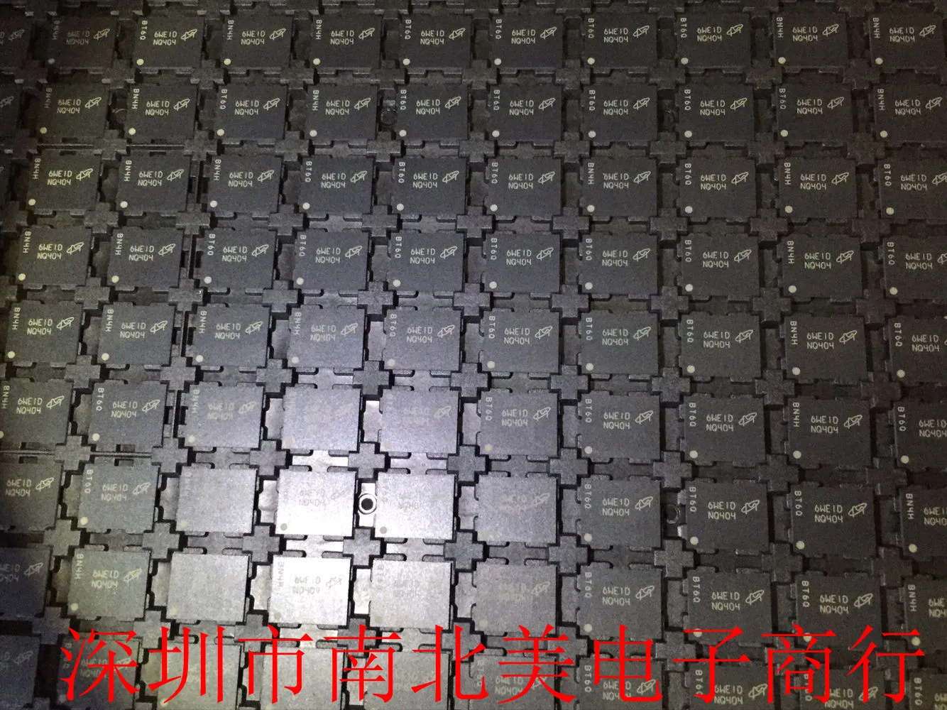 MT29F1G08ABBEAH4-IT:E جودة عالية جديدة