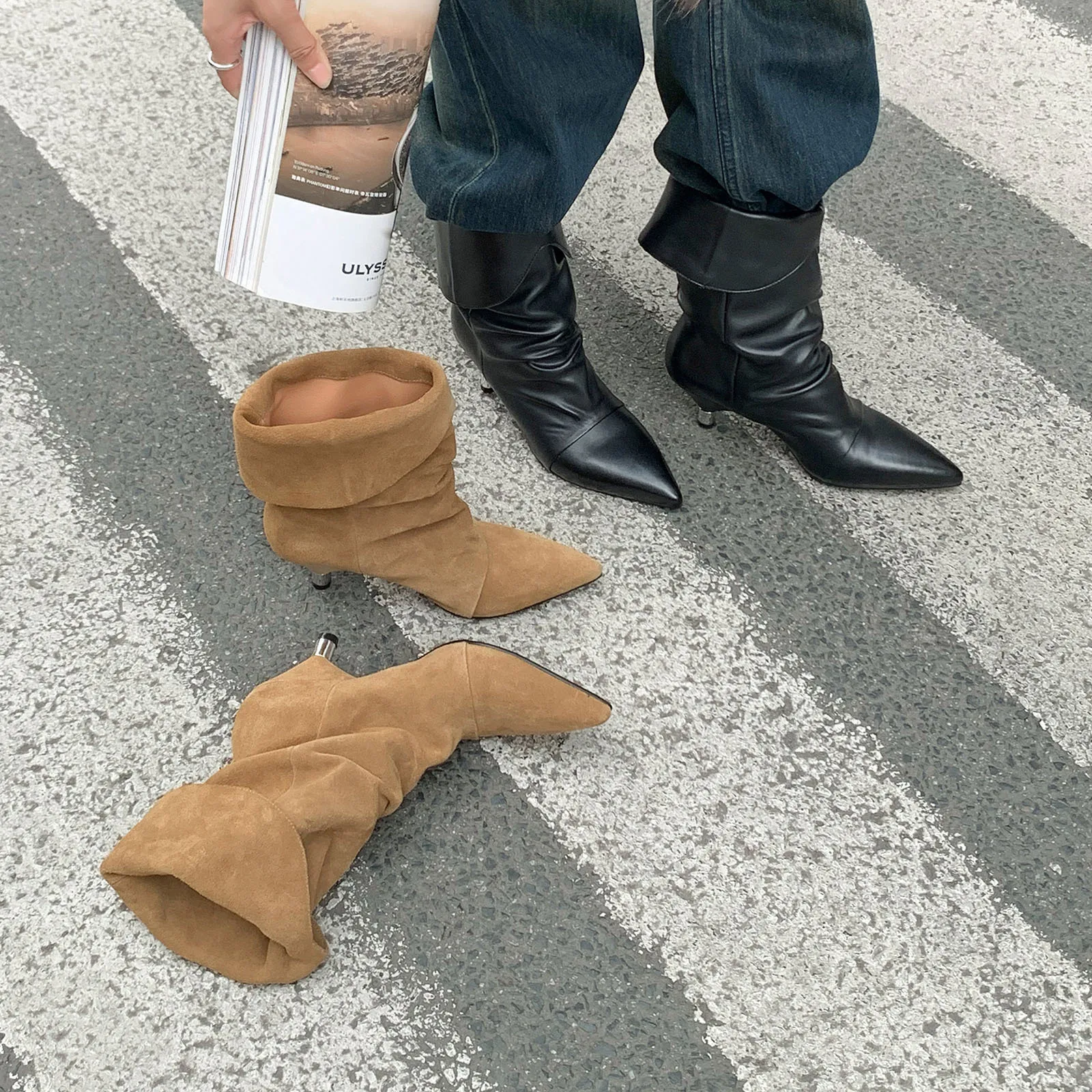 

Arden Furtado 2025 Autumn Cow suede Pleated Modern boots Pointed toe Turned-over Edge pull-on Chunky heels Short boots