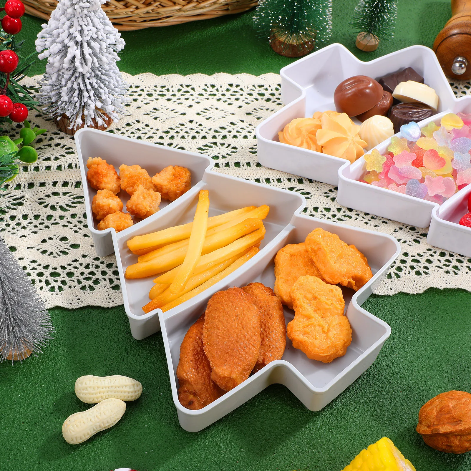 

2pcs Christmas Tree Design Plastic Serving Platter Heart Tray for Dessert Snack Fruit Cookie Plate Holiday Party Tableware