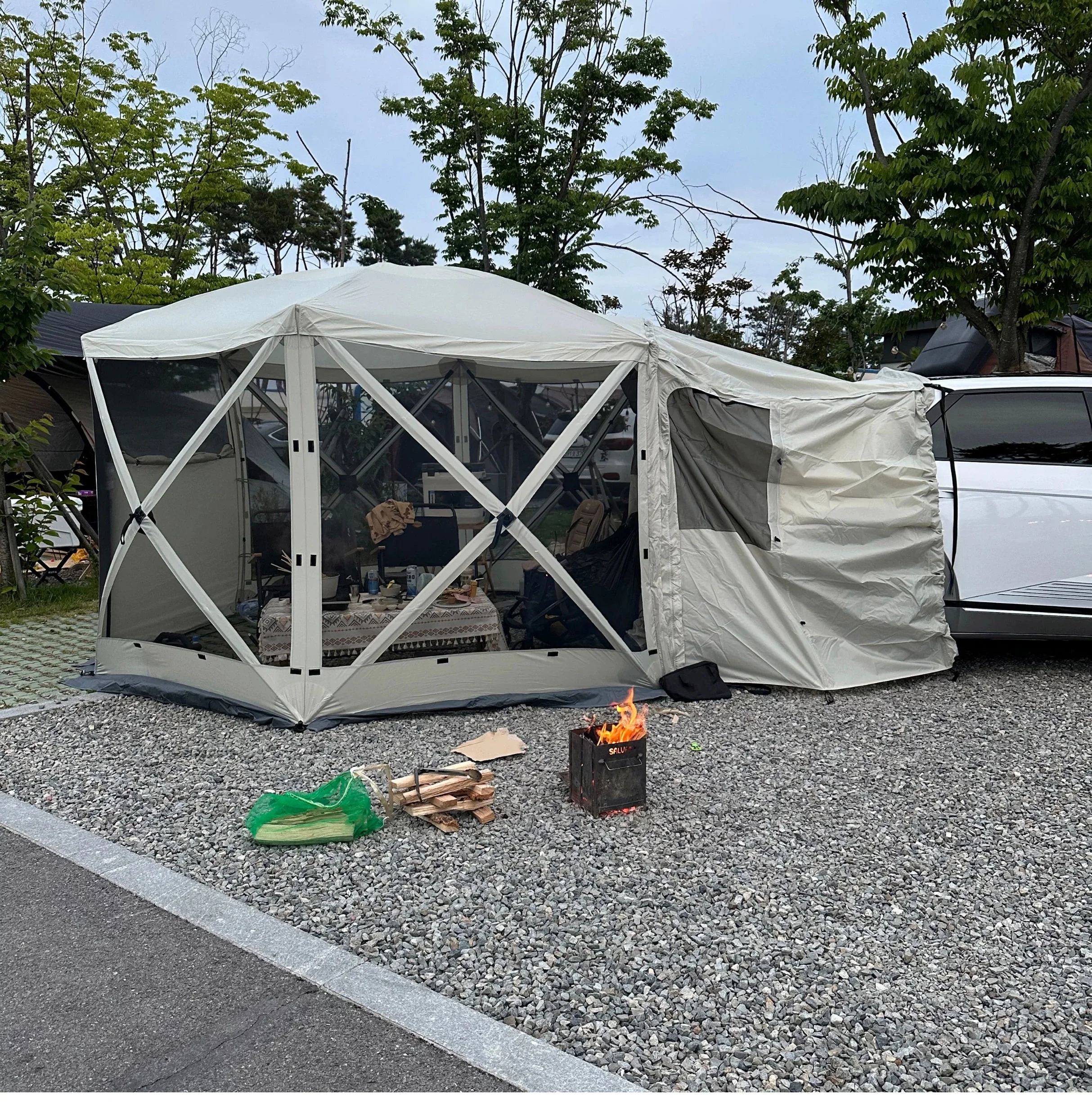 

New Trend Large Space Wind Rain Resistant Instant Car Tailgate Tent Automatic Outdoor Camping Tentscustom