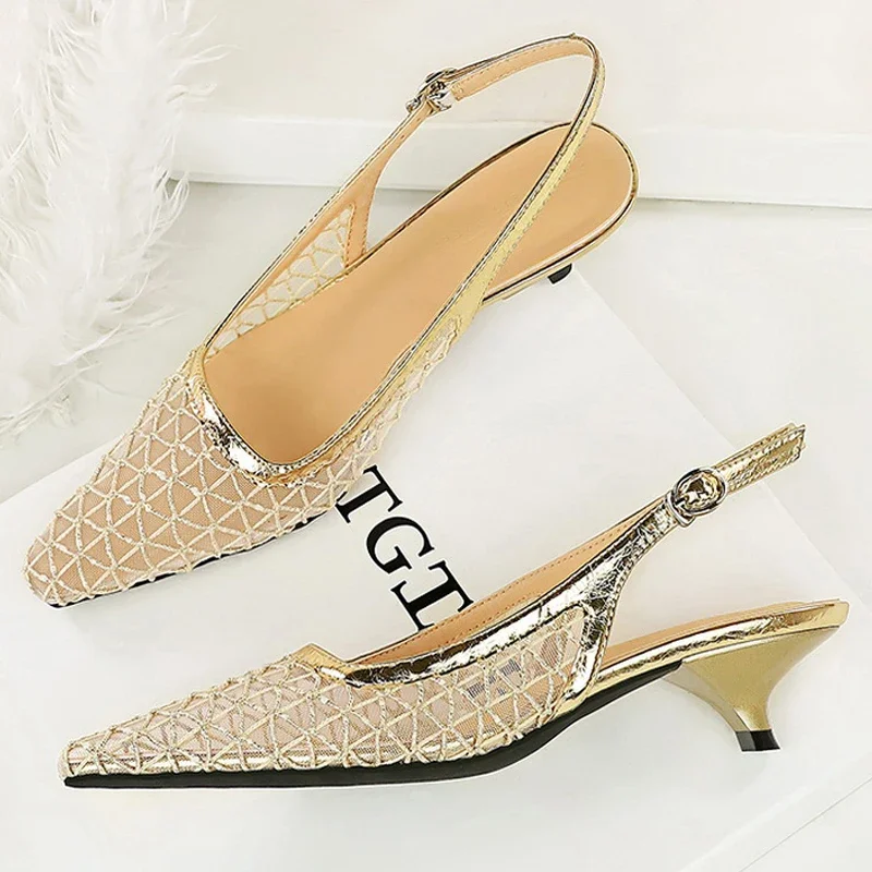 

3CM High Summer Women's High Heels Sandals Mesh Breathable Women Pumps Fashionable Kitten Heels Hollow Out Women's Shoes Tacones