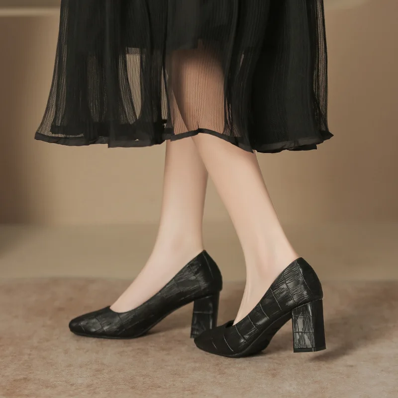 

Размер 31–43. Туфли на высоком каблуке. Женская обувь с квадратной головкой на толстом массивном каблуке. Большие размеры 40, 41. 42. Женская обувь.