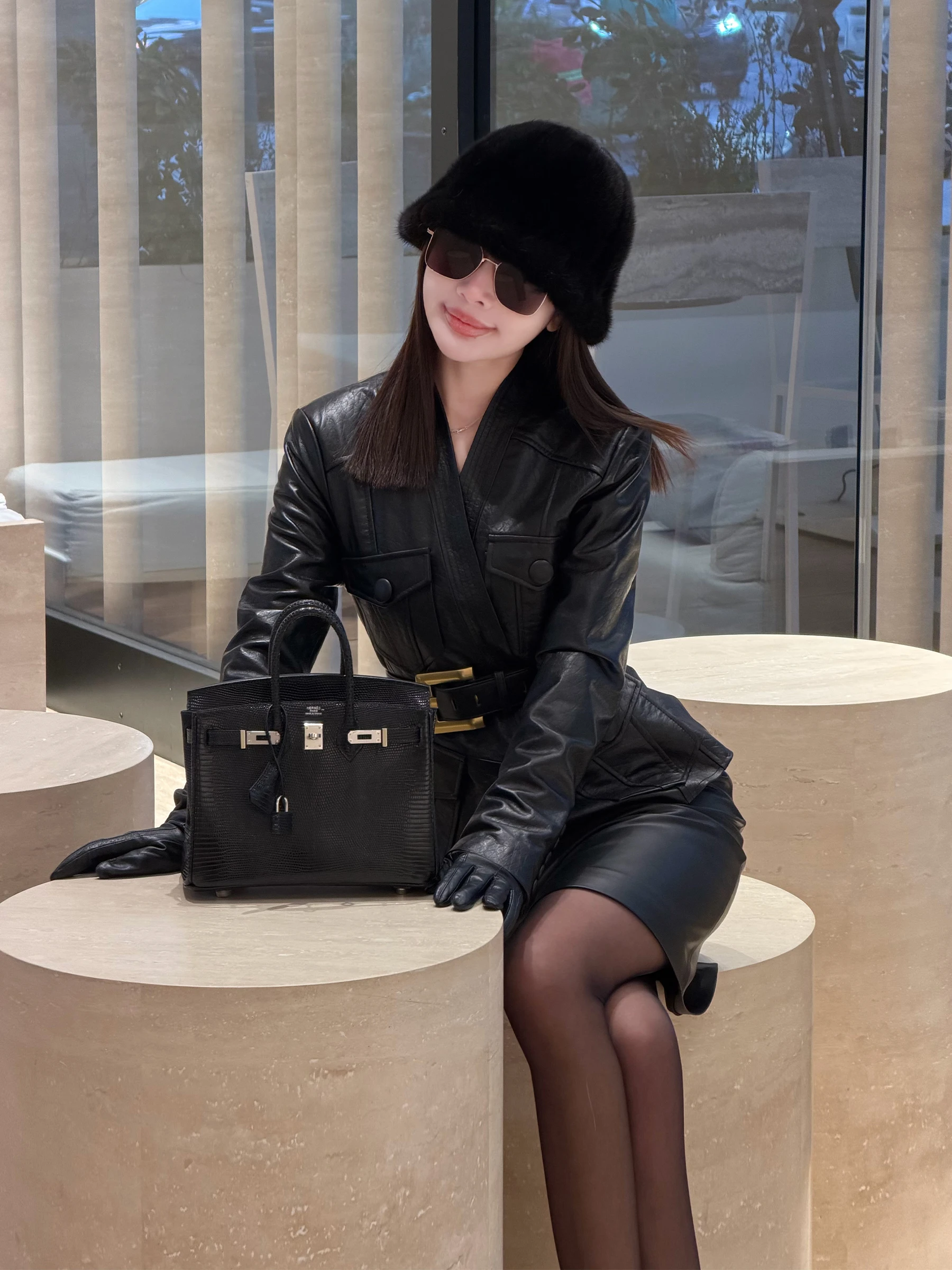 Ele Women's Genuine eepskin Leather Jaet with Waist-Cinching Belt Modern mat Sle Long Sve V-Ne Coat