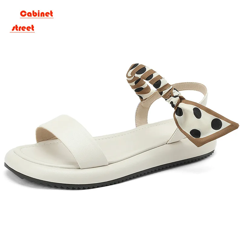 

2024 Summer Outside Wear Sandals Women Fairy This Year's New Line with Beach Thick Soles Stepping on Flat Roman Ladies Shoes