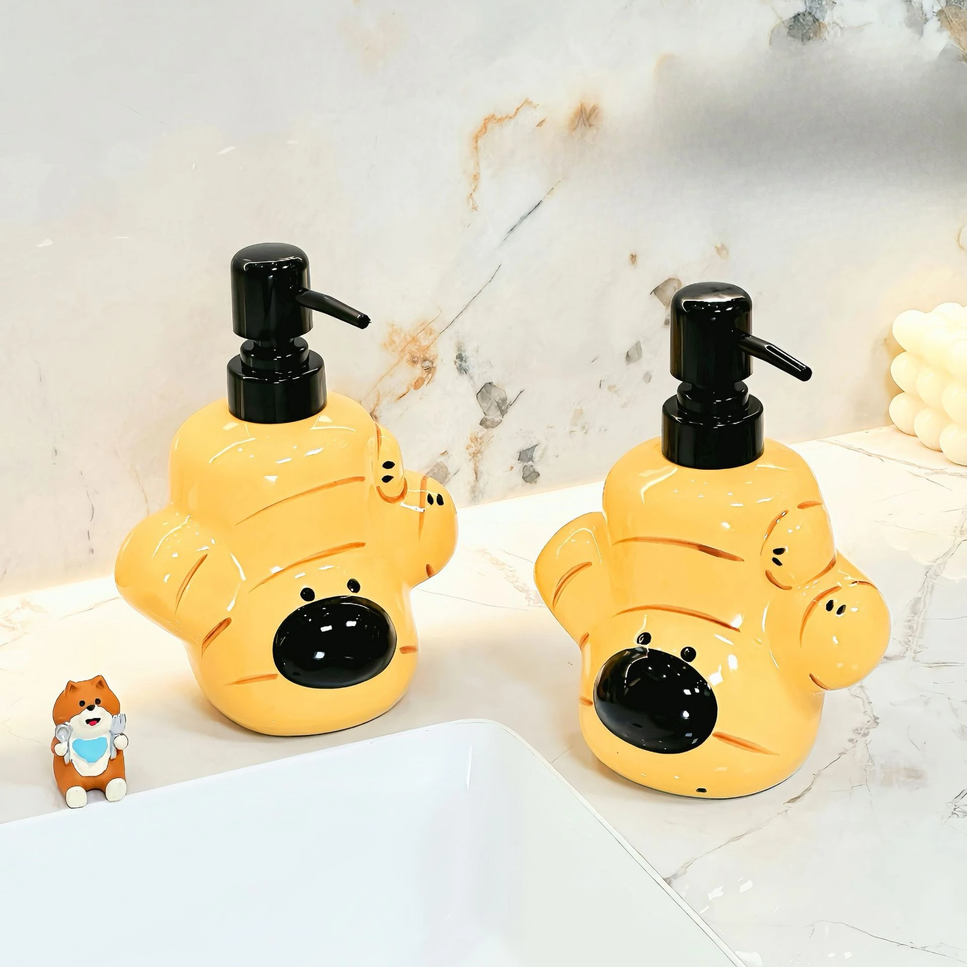 

Креативная керамическая бутылка для лосьона с медведем, рождественские украшения в виде пряничного человечка, туалетные принадлежности, дозатор мыла для ванной комнаты, бутылка для хранения