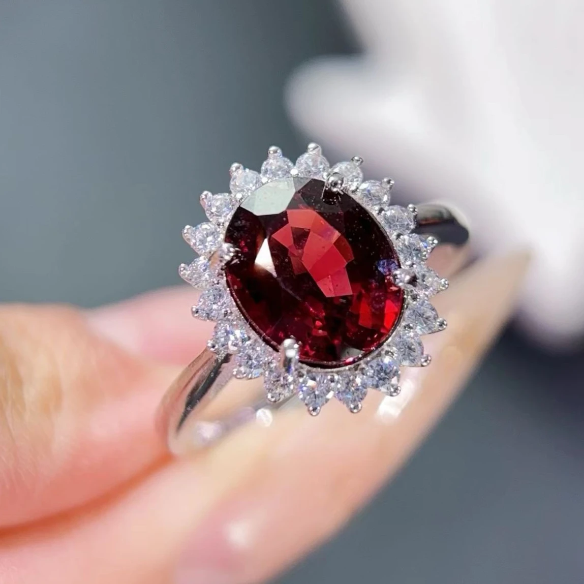 

Classic Design Engagement Ring for Women 8mm*10mm 3ct Natural Garnet Ring with Certificate 925 Silver Garnet Jewelry