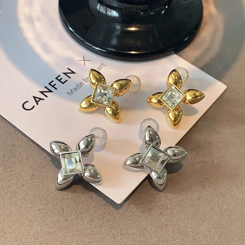 الفرنسية بسيطة ستار ساحة الزركون أقراط للنساء أزياء رائعة الراقية يشعر تألق كل مباراة مجوهرات هدايا