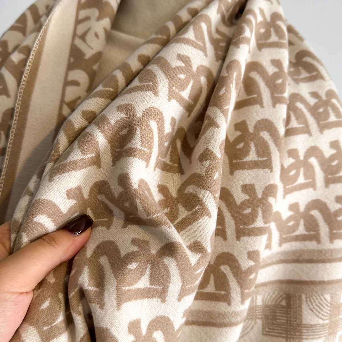 الفاخرة أخلاقيات الكشمير الجاكار الباشمينا شال سيدة التفاف أوشحة شتوية دافئة تصميم طباعة الإناث فولارد المعطف الشالات وشاح