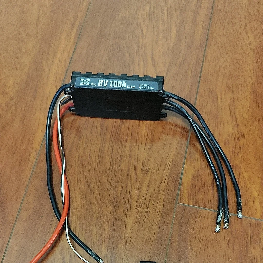

Подержанный электрический регулятор скорости FLYFUN 100A для БПЛА RC Самолет Бесщеточный двигатель Дрон Самолетный двигатель