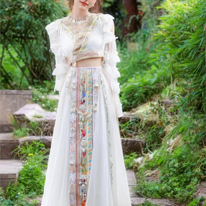 Miao new embroidery clothing minority style Yunnan Dali travel shot exotic