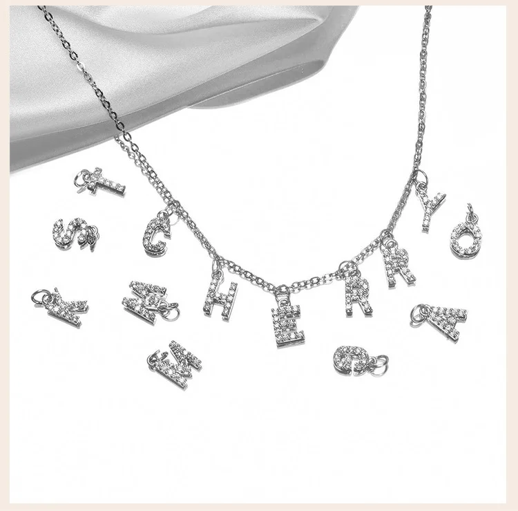 Personalisierter Name mit Initialen-Halskette für Frauen und Mutter, Charms Pave-Buchstaben-Anhänger, Edelstahl-Kettenglied verstellbar – Detail 6