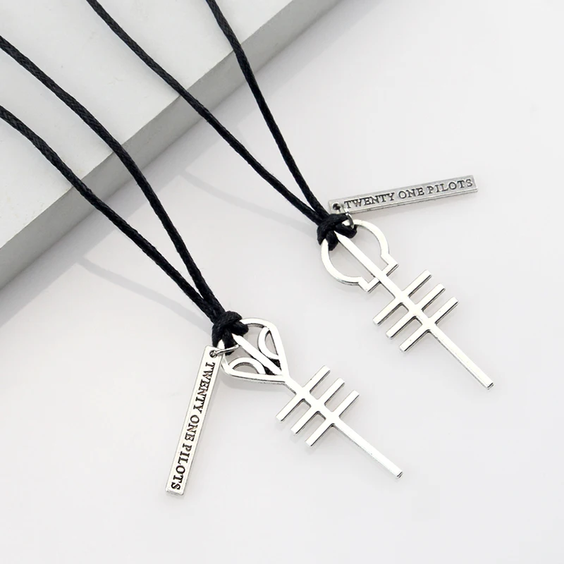 Twenty One Rock Band Necklaces & Pendants Cord BFF Best Friends Skeleton Necklace Punk Men Women Music Hip Hop Jewelry