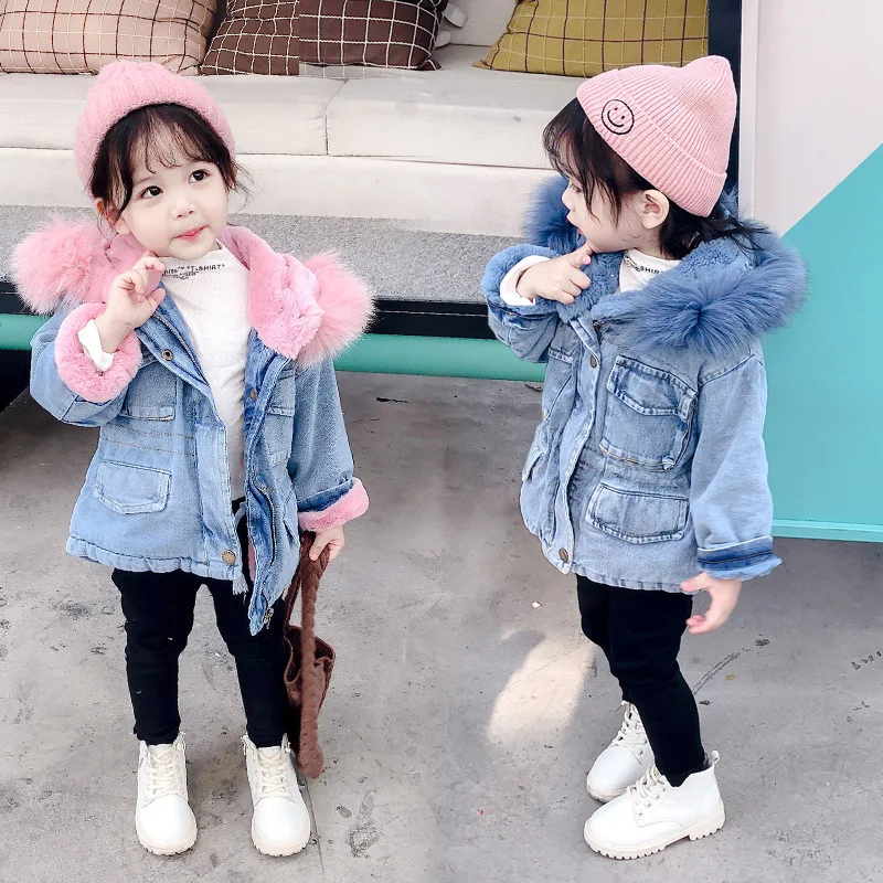 New autumn and winter collection of children's clothing for small and medium-sized children, girls' denim with plush thick coat,