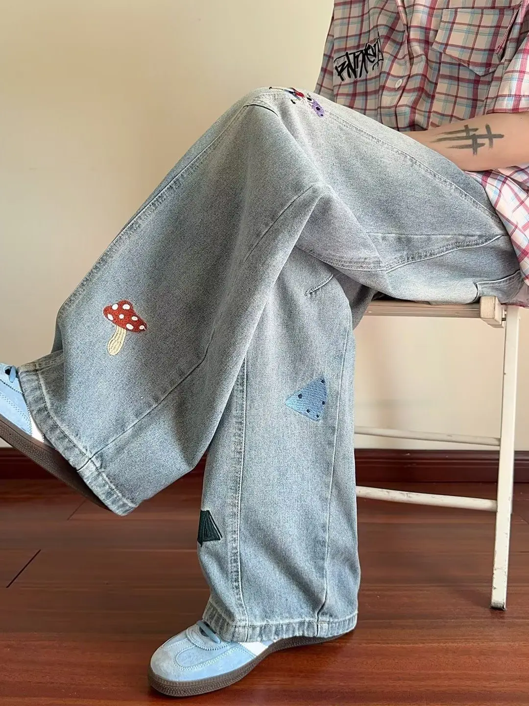 

Мужские джинсы свободного кроя, осенняя новинка, с американской мультяшной вышивкой, широкие повседневные длинные брюки, модные, в стиле High Street