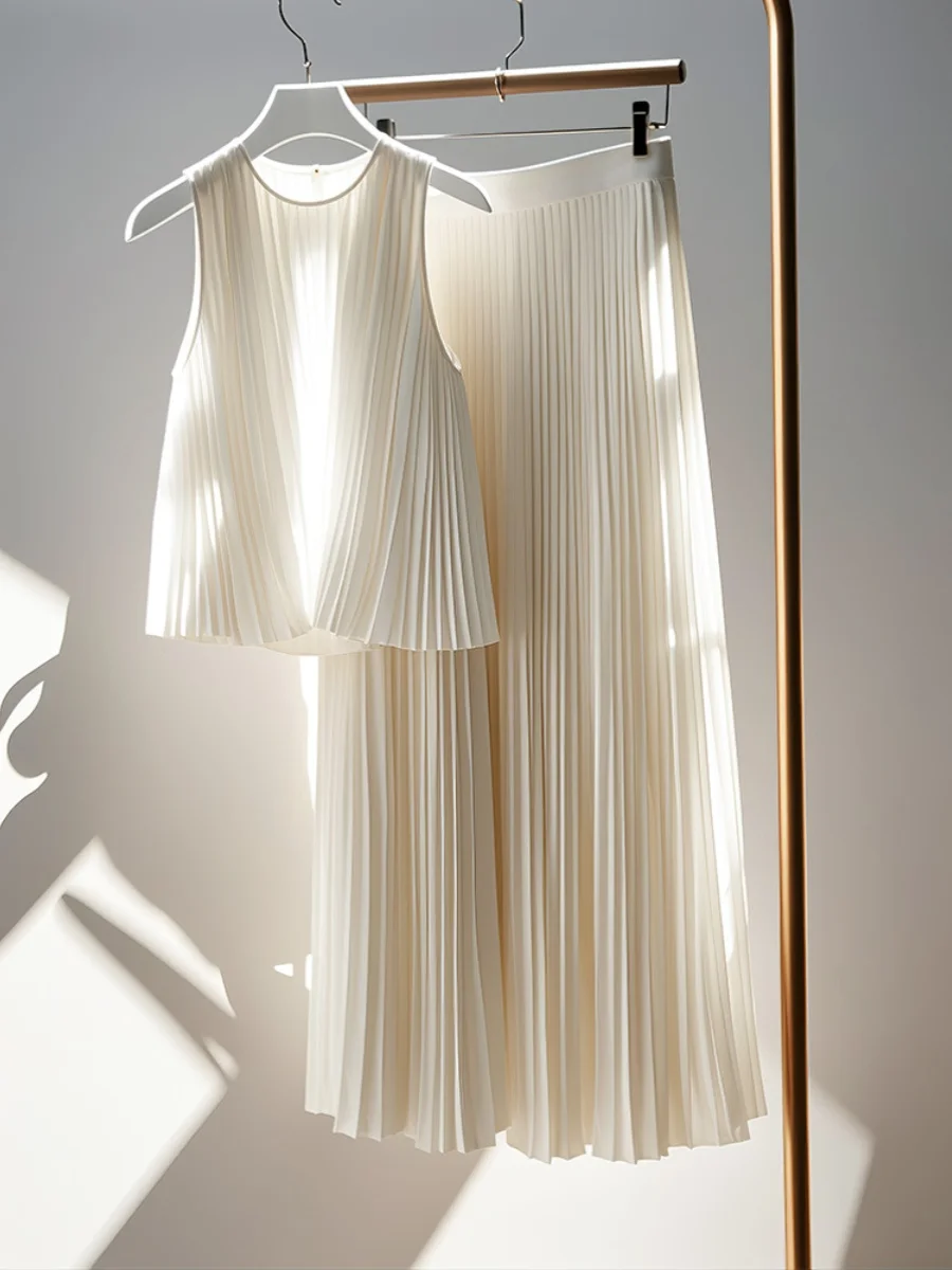 

Белый комплект из топа и юбки Svel, повседневный дизайн, утягивающий антивозрастной маленький круглый комплект Ne Faion для женщин 25-35