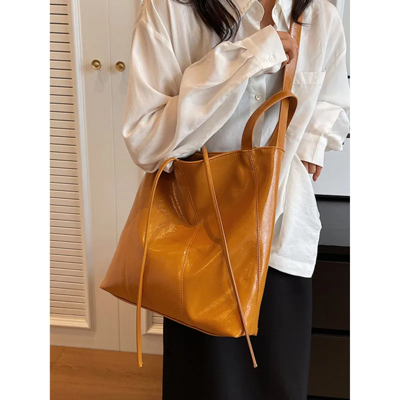 Casual Soft PU Large Capacity Bag Red Patent Leather Handbag For Women 2025 New Fashion Crossbody Bags Shoulder Tote Bucket Pack