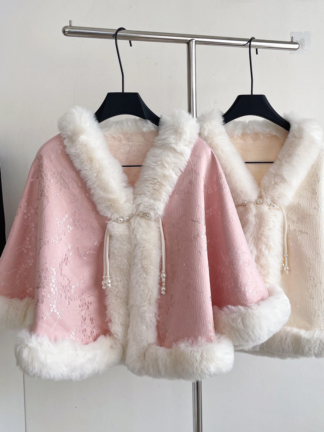 

Новая женская верхняя одежда в китайском стиле, осень-зима, свободный теплый воротник из искусственного меха, топ с блестками для поездок на работу, мода