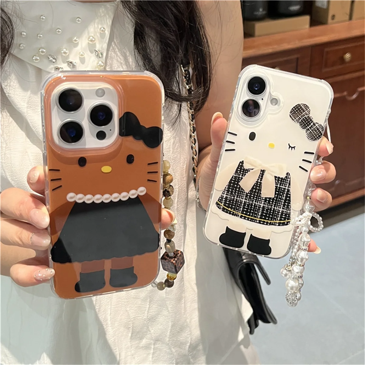

Cute Black Hellokitty Cat Phone Case For iPhone 16 Pro 15 13 14 Pro Max Cover with Hand Chain Shockproof Cartoon Cases