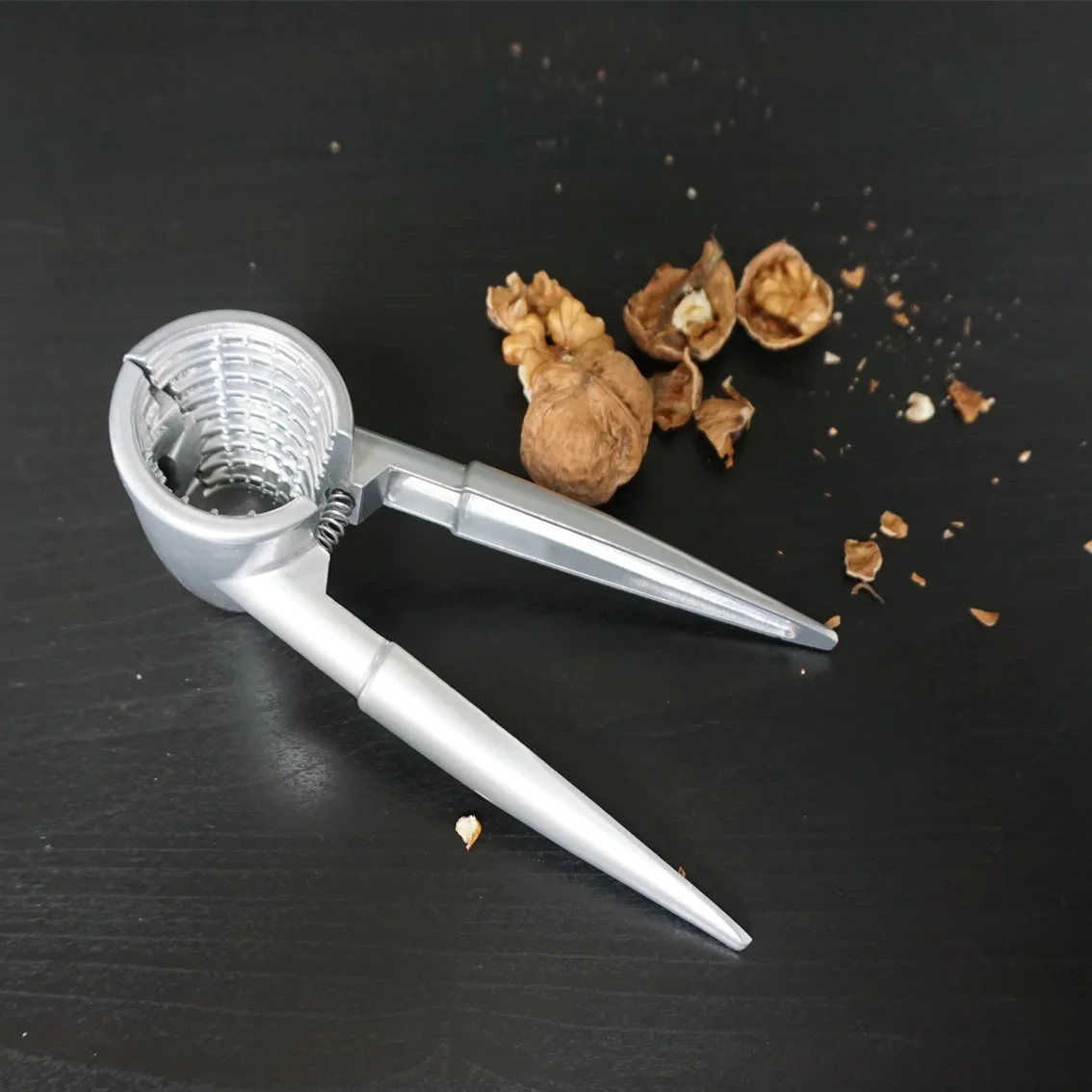 1 galleta de nueces de metal plateado: clip multifuncional para nueces, castañas y avellanas