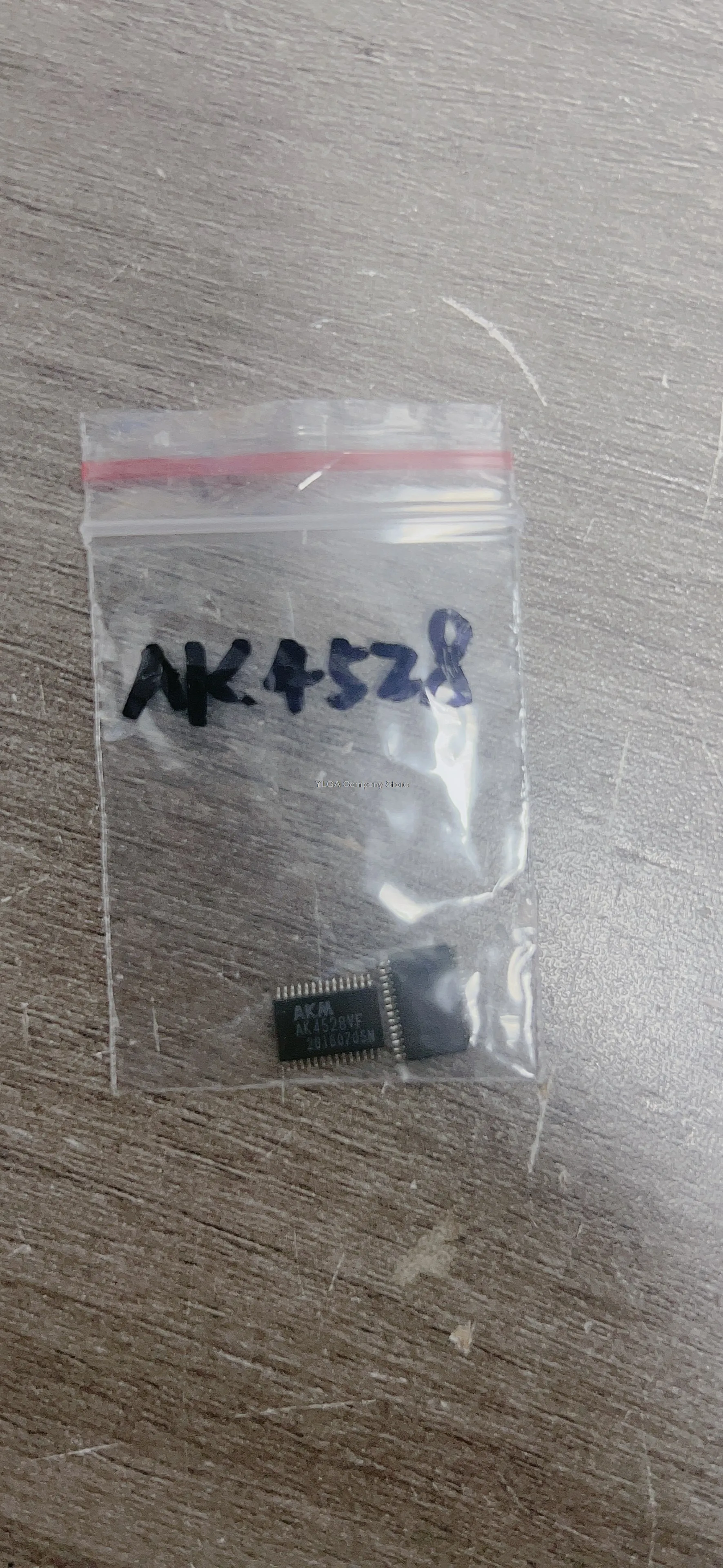 AK4528VF AK4528VFP-…