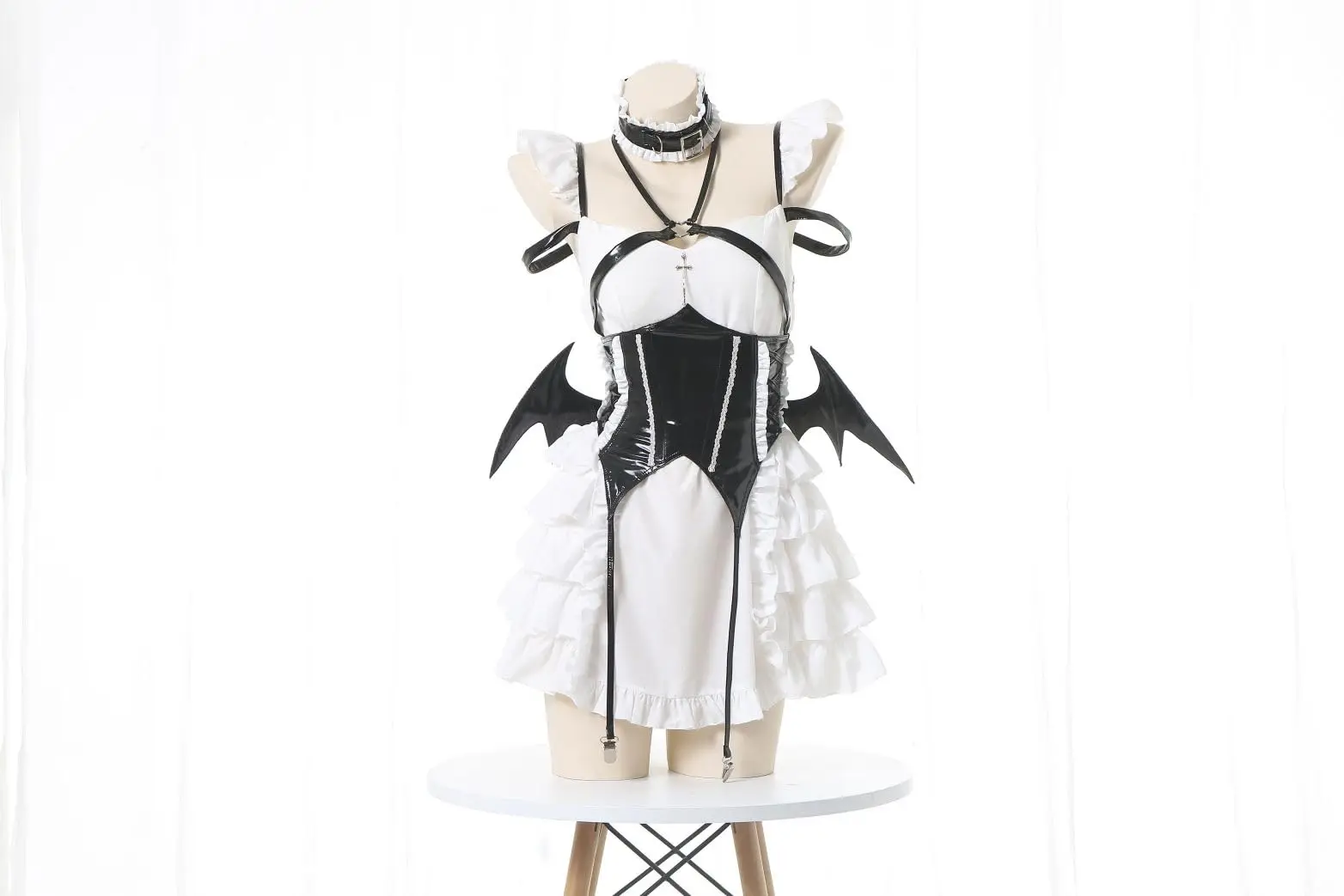 

Little Girl's Gothic Lolita Cosplay Dress, Cute, Ruffled, Backless, Mini Dress with Wing, Halloween Outfits, Costumes