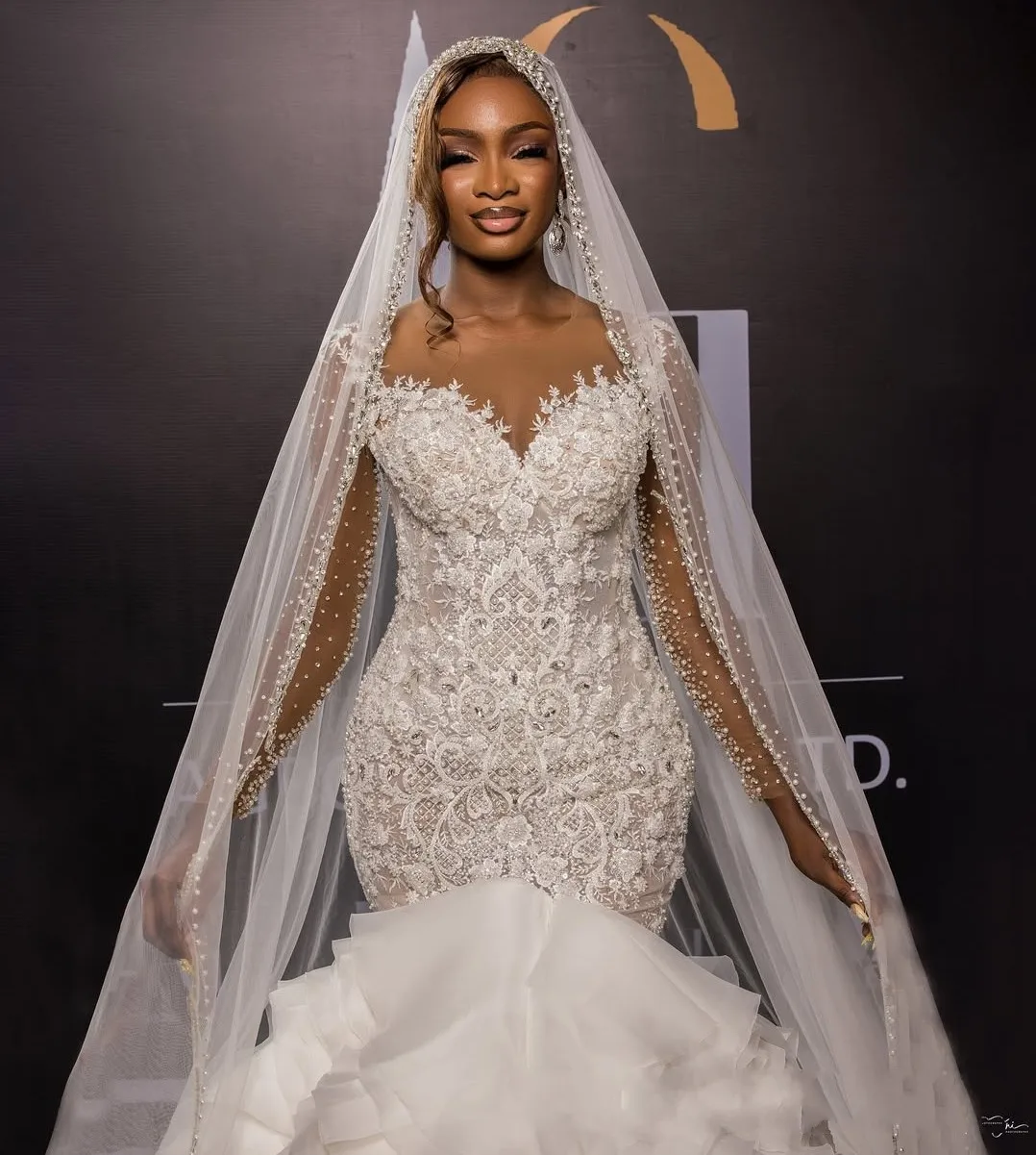 

Elegant Mermaid Wedding Dress Sheer Neck Long Sleeves Beaded Lace Tiered Tulle Bridal Gowns For Bride Black Vestidos De Noiva