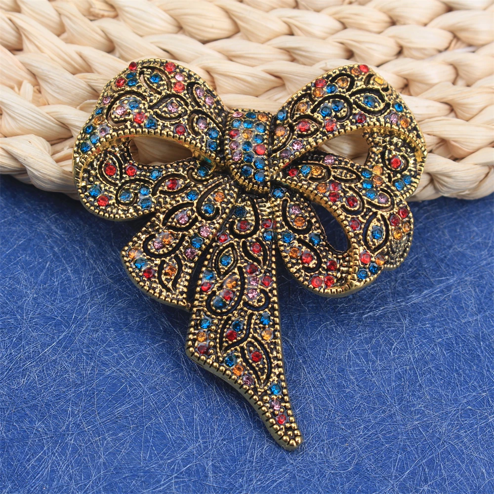 1 x Rhinestone Baroque Bow Design Ladies Brooch，Suit Coat Clothing Accessories，Holiday Party Couple Gift Pins,Charming Match