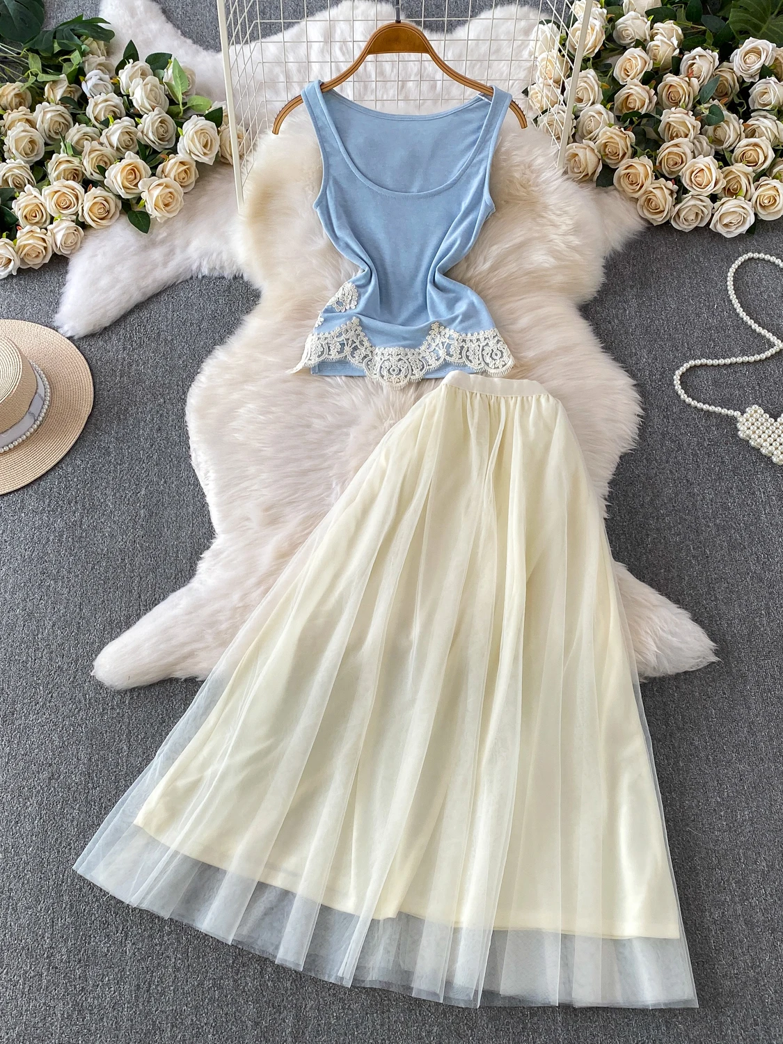 Sweet And Spicy Lace Patchwork U-Neck Vest And Skirt Two-Piece Set Women's Fashion Summer Outfit High Waist Loose Fit Skirt