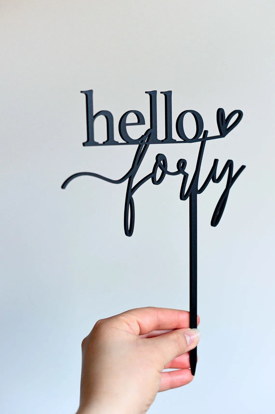 Hello 25: El Tope de Pastel Perfecto para Celebrar los 25 Años con Estilo y Sentido