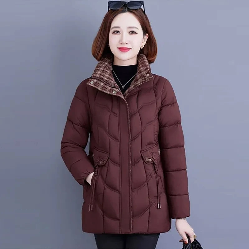 Parki zimowe damskie na rok 2025, ocieplane kurtki bawełniane, stójka, grube, ciepłe, pikowane płaszcze, codzienne, wyszczuplające okrycia wierzchnie dla mamy.