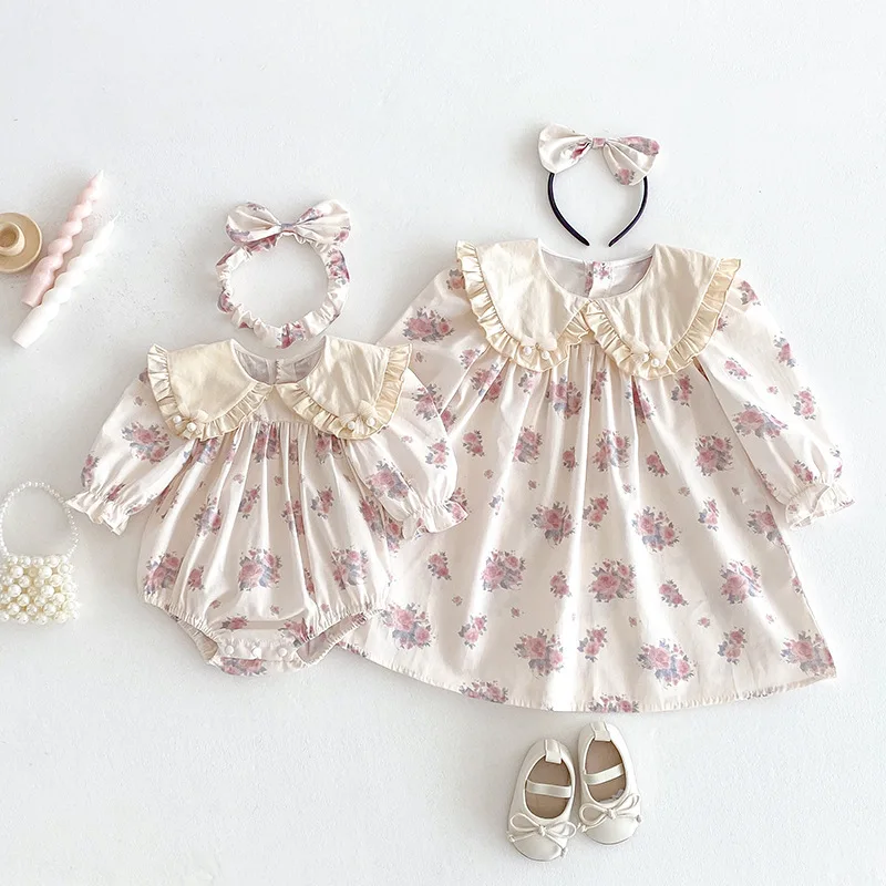 

Одинаковая одежда для маленькой сестры, старшей сестры с цветочным принтом и большим воротником для близнецов, детская хлопковая одежда, комбинезон для младенцев, детские платья для девочек