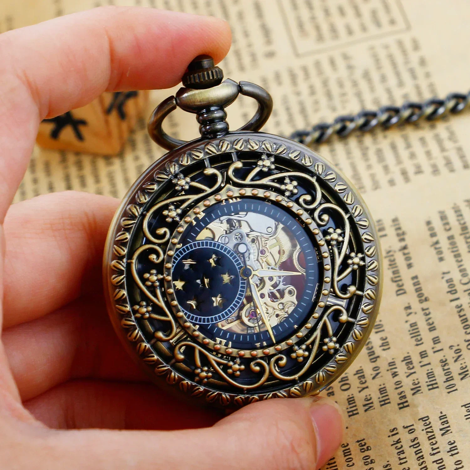 

Hand-WInd Mechanical Pocket Watch Vintage Hollow Steampunk Skeleton Watch Roman Numerals Clock With Fob Chain