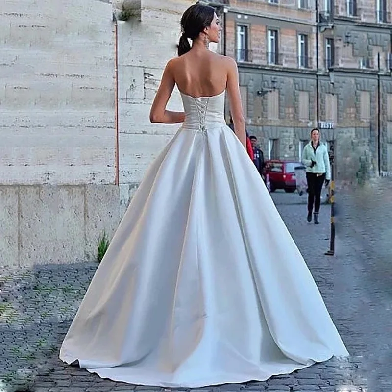 

New Arrival Strapless A-Line Wedding Dress Ruched Satin Gowns Floor Length Bridal Dress Lace up Vestidos De Noiva Customized
