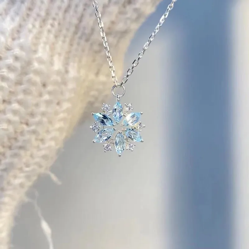 Simple Blue Zircon Snowflake Pendant Necklace for Women Fashionable Personalized Daily Accessories Party Jewelry Birthday Gifts