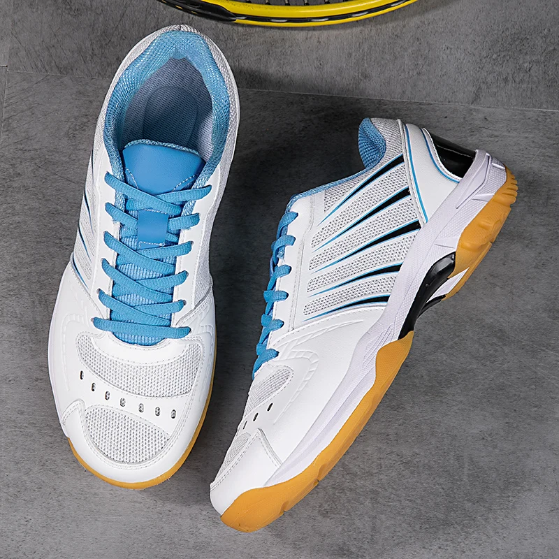 Chaussures de badminton professionnelles en maille respirante pour hommes, baskets de sport, de tennis, de marche, de volley-ball, de gym, de couple