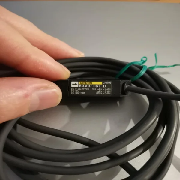 

E3v3-t61-d Photoelectric Switch Sensor Brand New Original Spot Plc