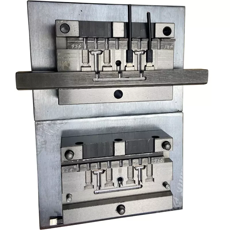Plastic Injection Molding Mould USB Cable Connector for iPhone Inner Molding with 4 Cavity Injection Mold