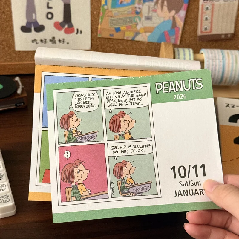 ปฏิทินการ์ตูนสนูปปี้ใหม่ปี 2026 ภาพประกอบน่ารัก ฉีกได้หนึ่งหน้าต่อวัน สมุดโน้ตตั้งโต๊ะ ปฏิทินตั้งโต๊ะ ของตกแต่ง