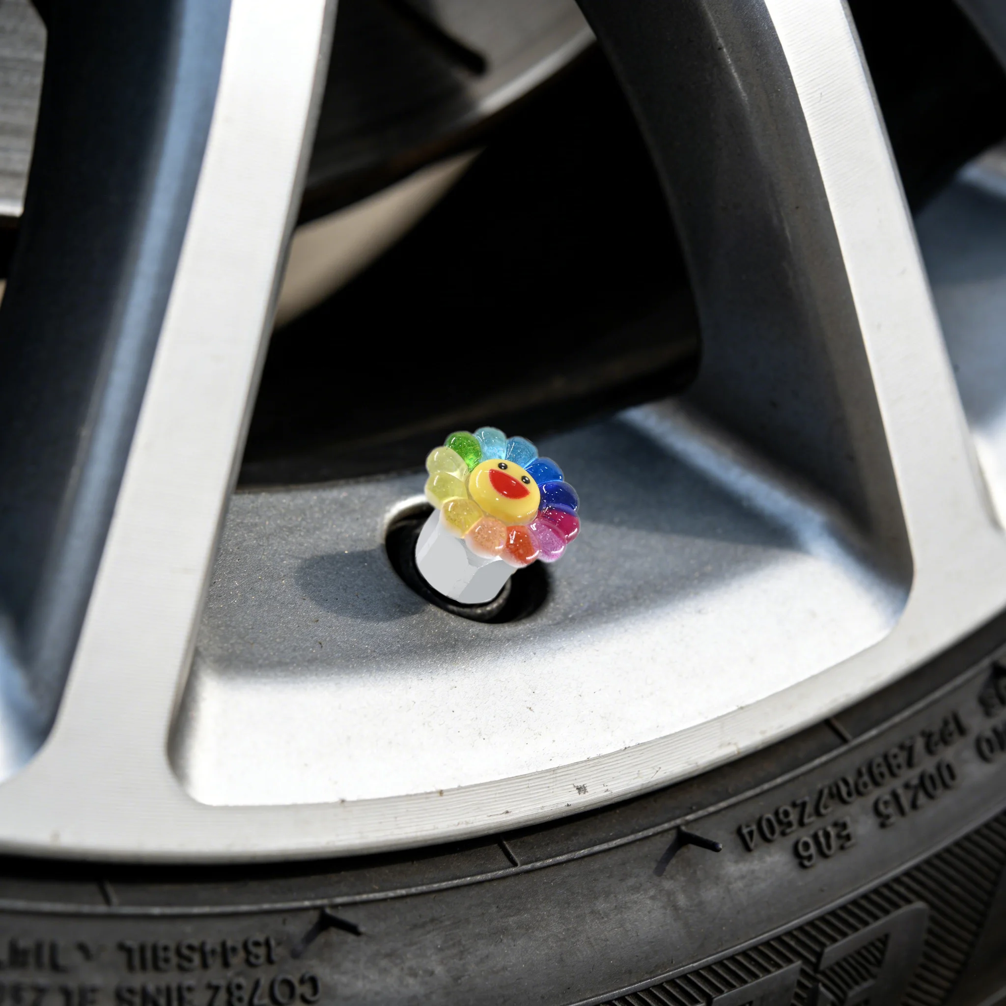 8Pcs Car Tire Valve Stem Caps Smiling Daisy Series Vibrant Car & Bike Accessory, Unique Driver Gift, Novelty Wheel Accent