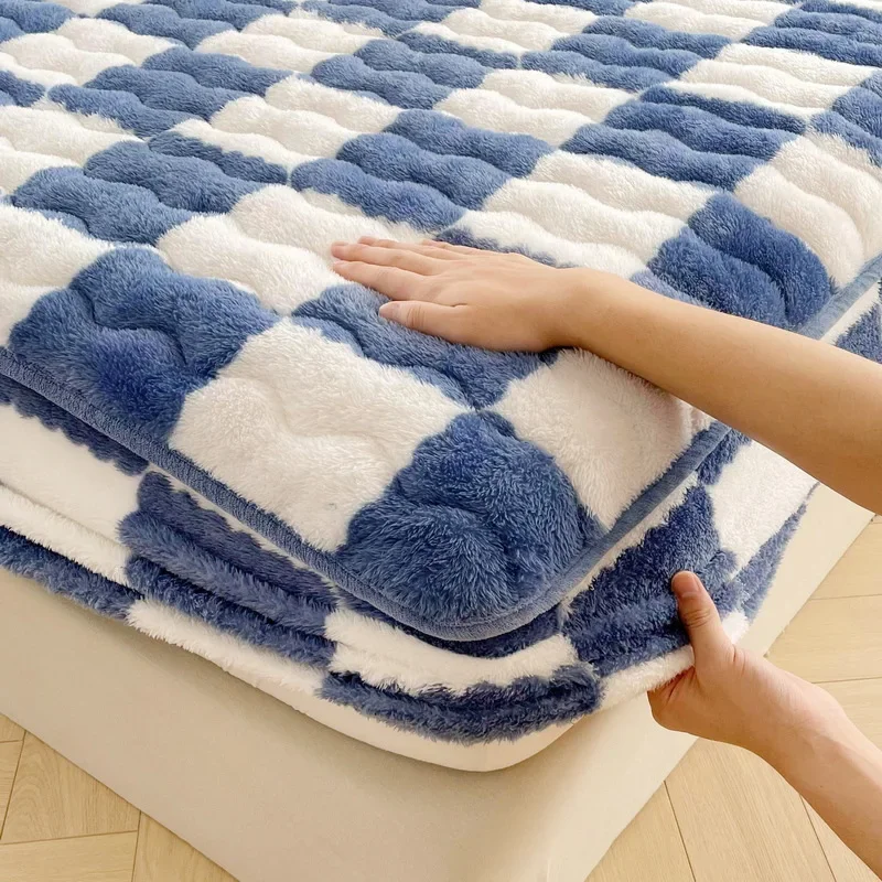 Juste de Protection de Matelas en Peluche pour Couple, Drap-Juste artificiel astique, Doux et Chaud, à Carreaux Noirs et Blancs, pour 2 Personnes en